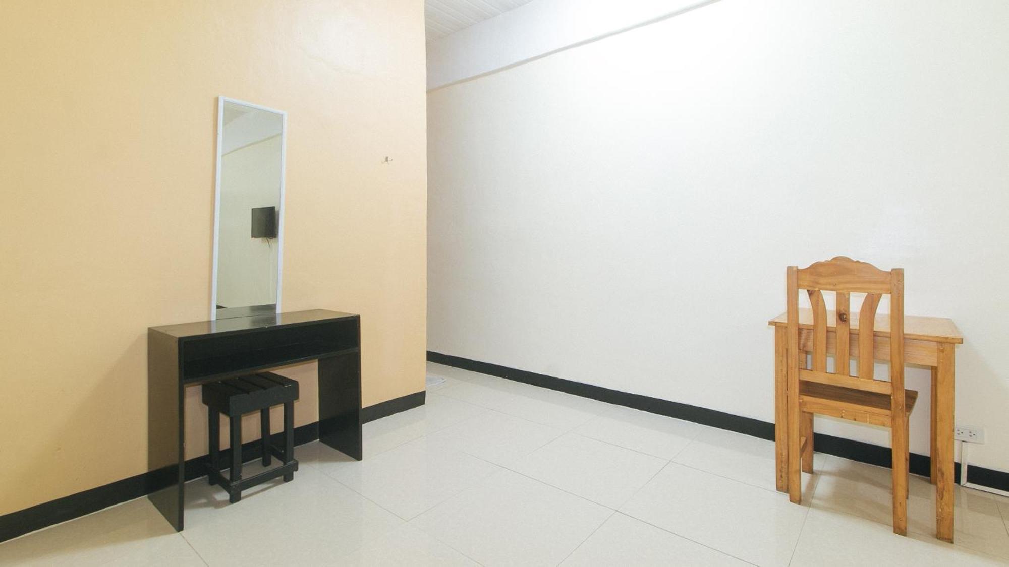 Reddoorz Near Sm City Muntinlupa San Pedro  المظهر الخارجي الصورة