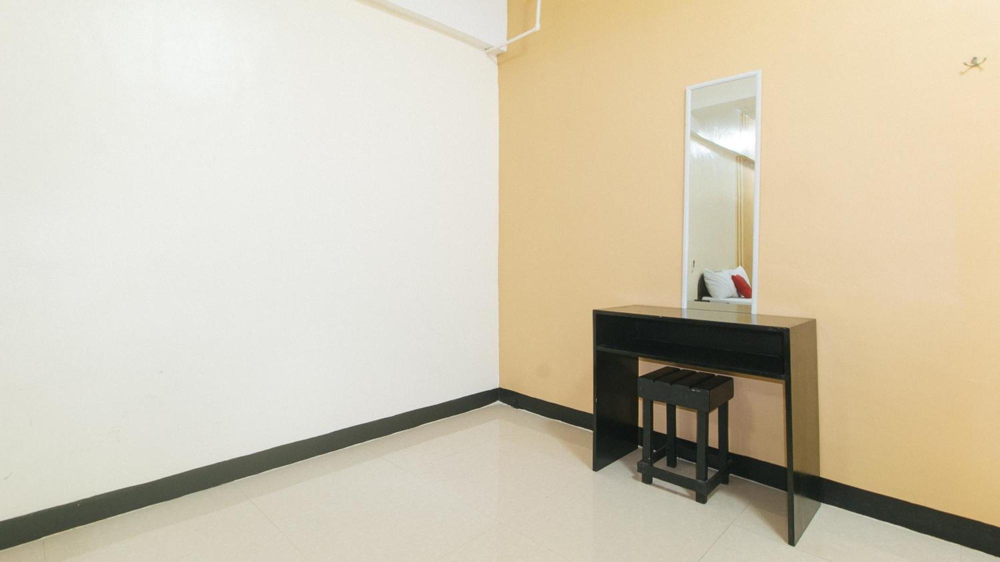 Reddoorz Near Sm City Muntinlupa San Pedro  المظهر الخارجي الصورة