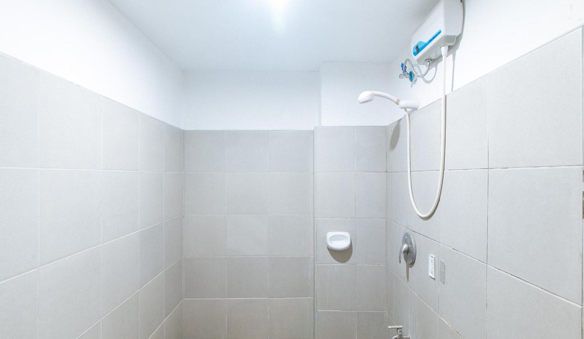 Reddoorz Near Sm City Muntinlupa San Pedro  المظهر الخارجي الصورة